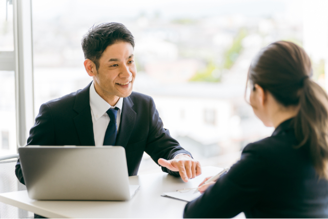 フィードバックとは？意味や種類、導入メリットをわかりやすく解説