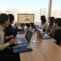 オープンなミーティングスペース