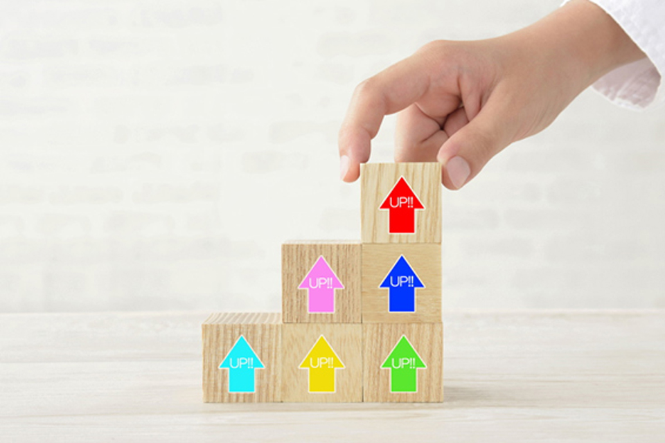 人事評価における相対評価のメリットと効率化できるシステムを紹介